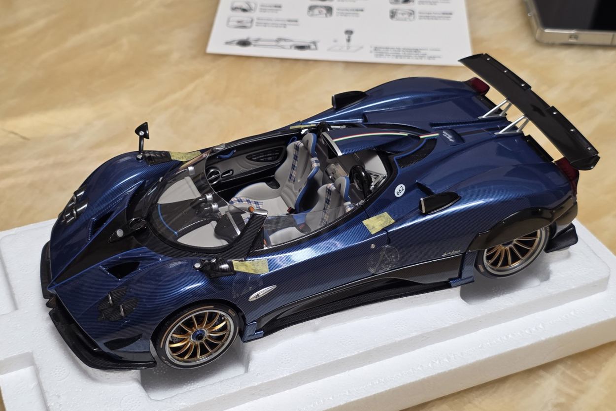 Pagani Zonda 蓝色 汽车模型实拍